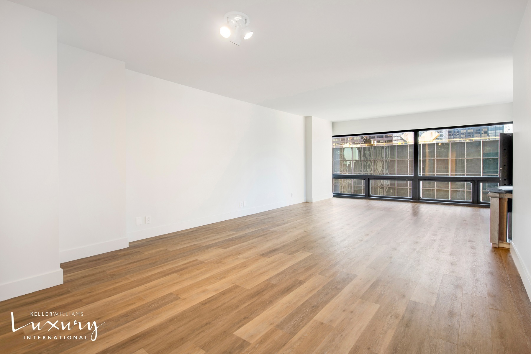 721 Fifth Avenue 37A