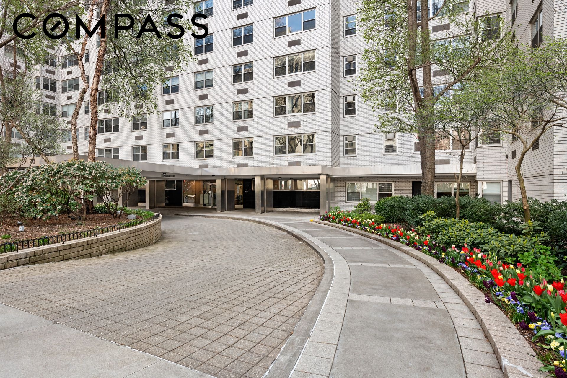 70 E 10th Street 4V