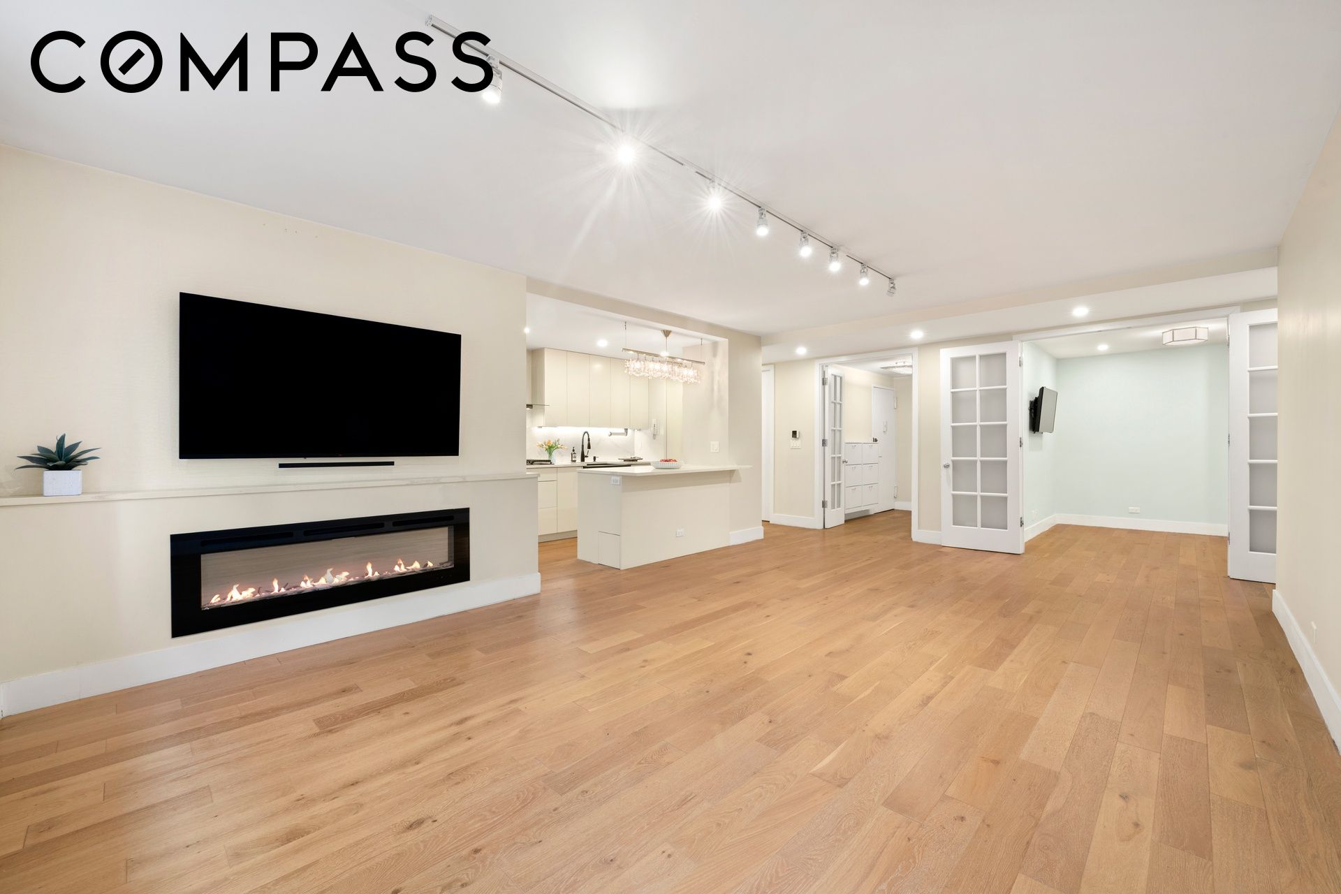 70 E 10th Street 4V