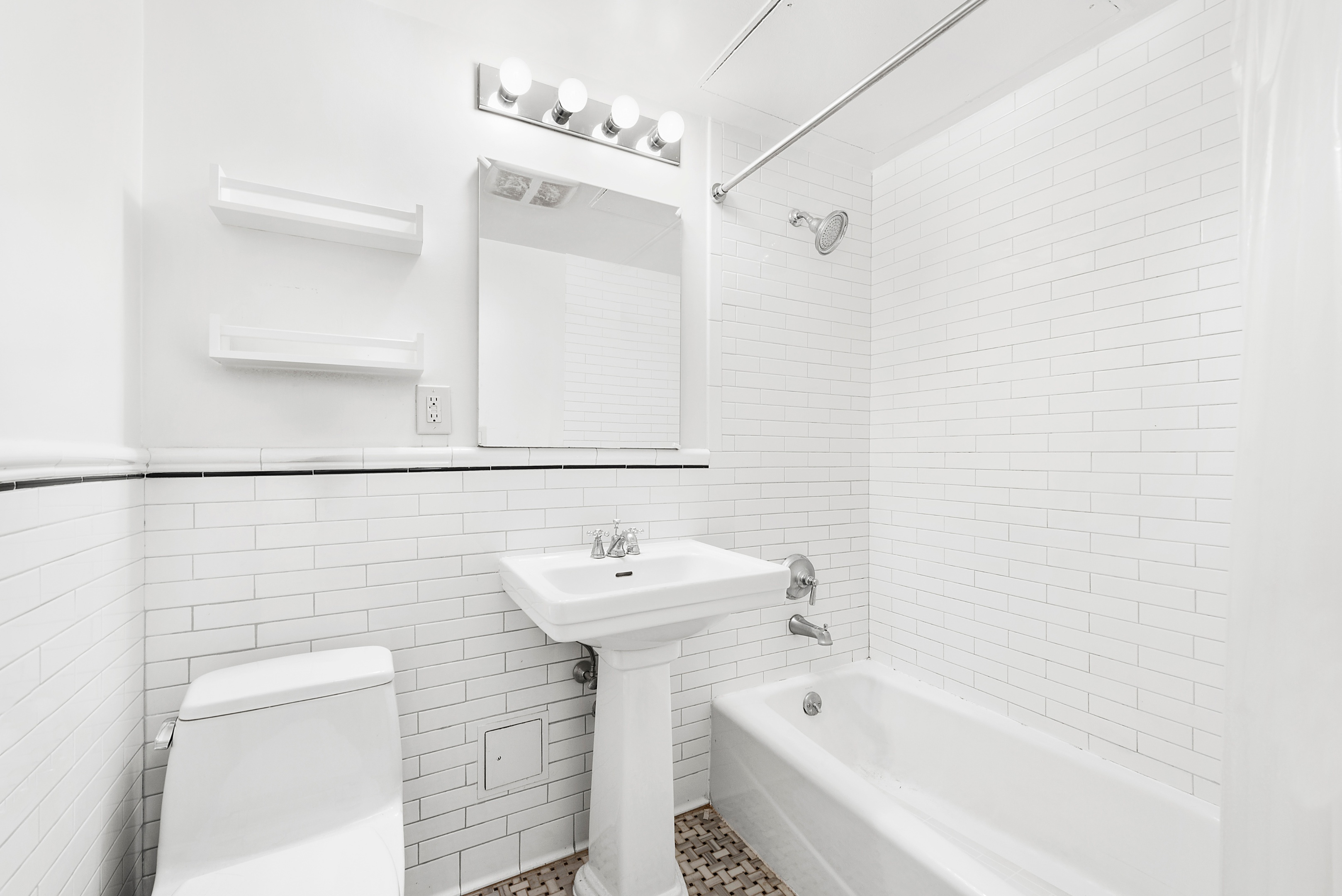 23 Waverly Place 5B