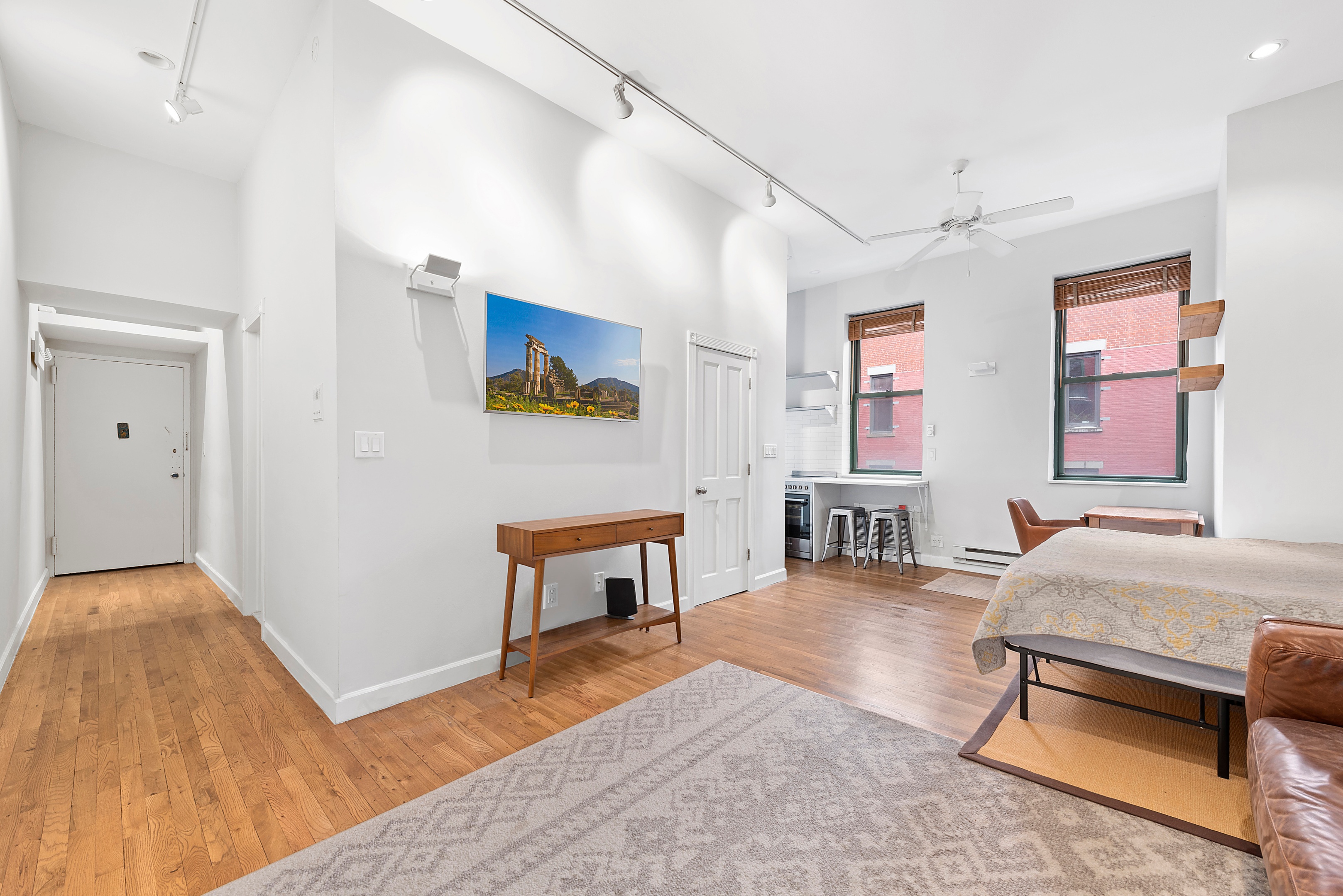 23 Waverly Place 5B