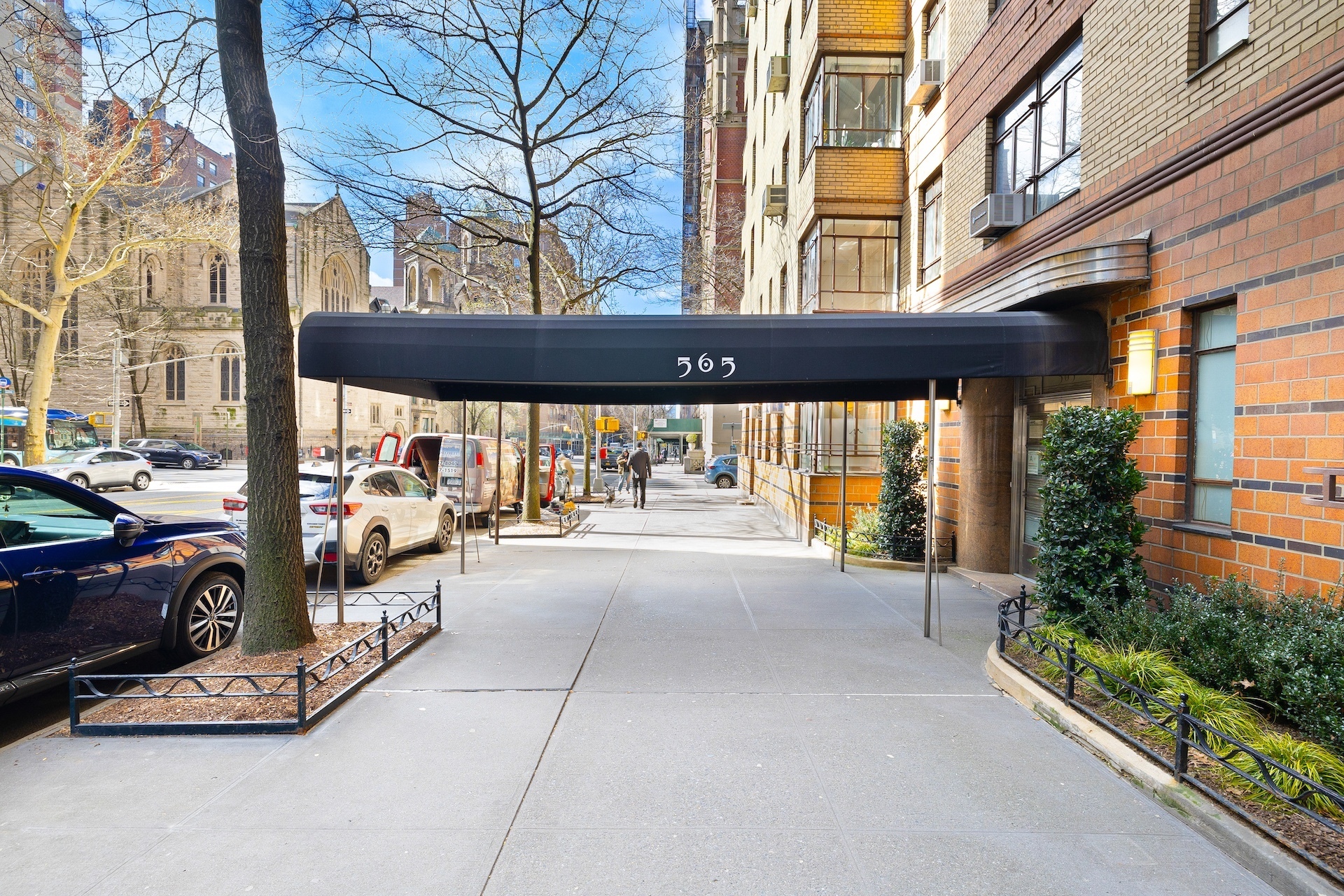 565 W End Avenue 5A