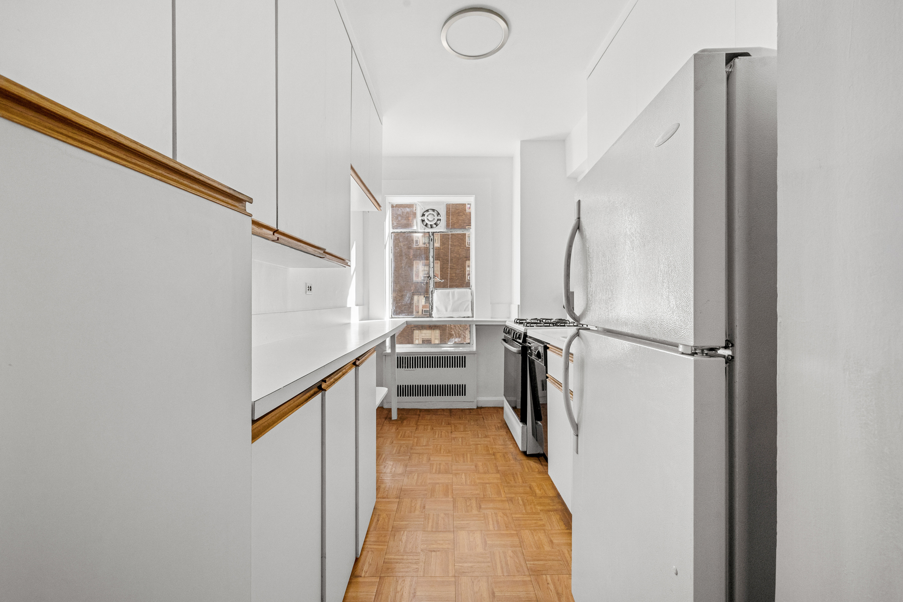 565 W End Avenue 5A