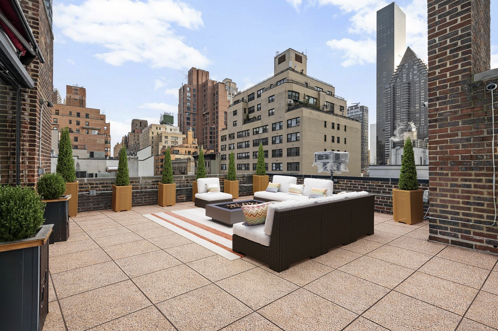 301 E 52nd Street PHC