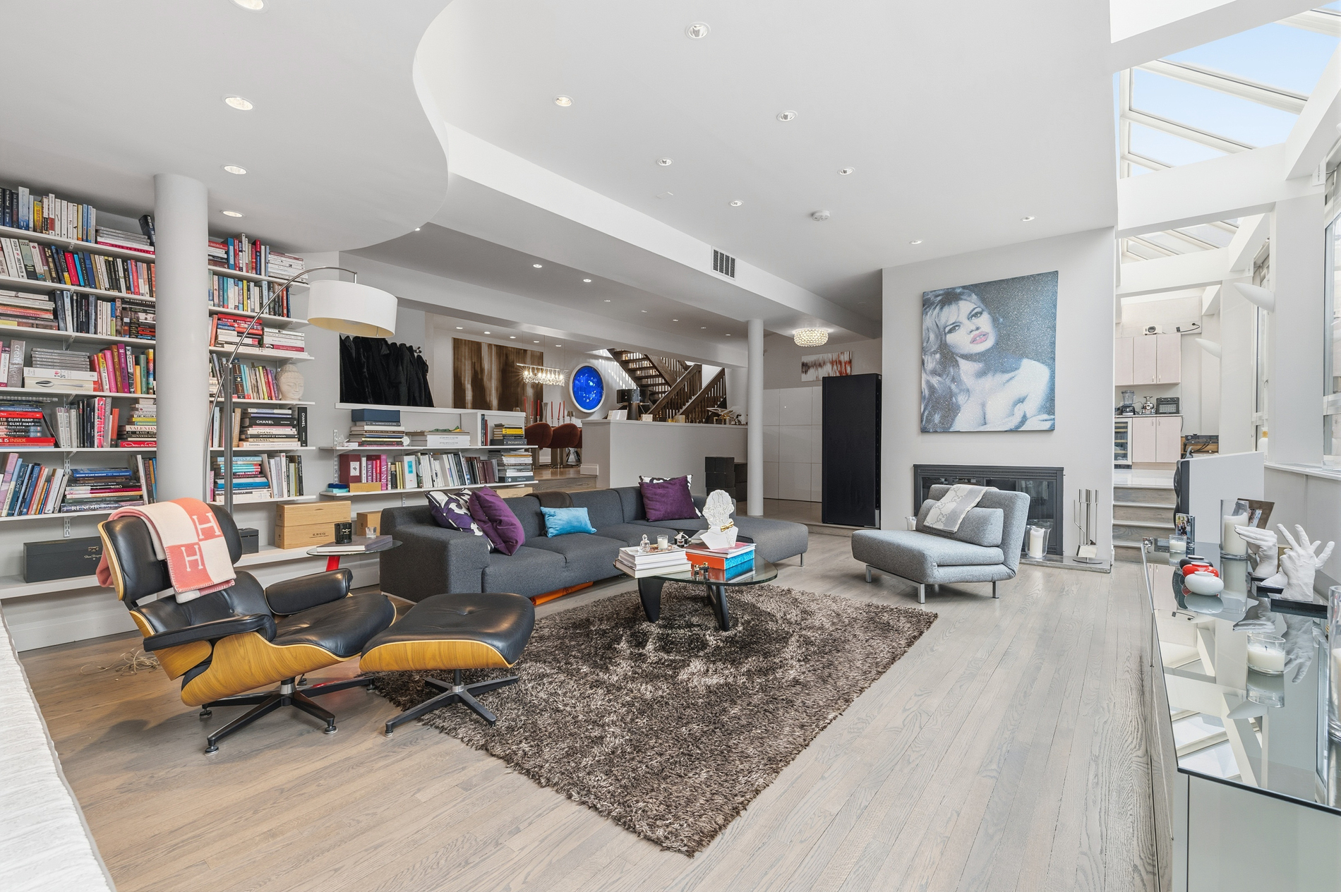 301 E 52nd Street PHC