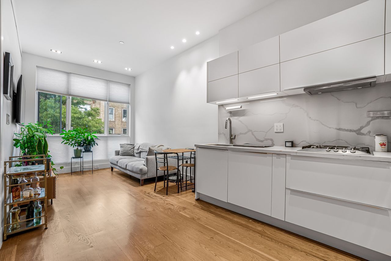 679 Franklin Avenue 202