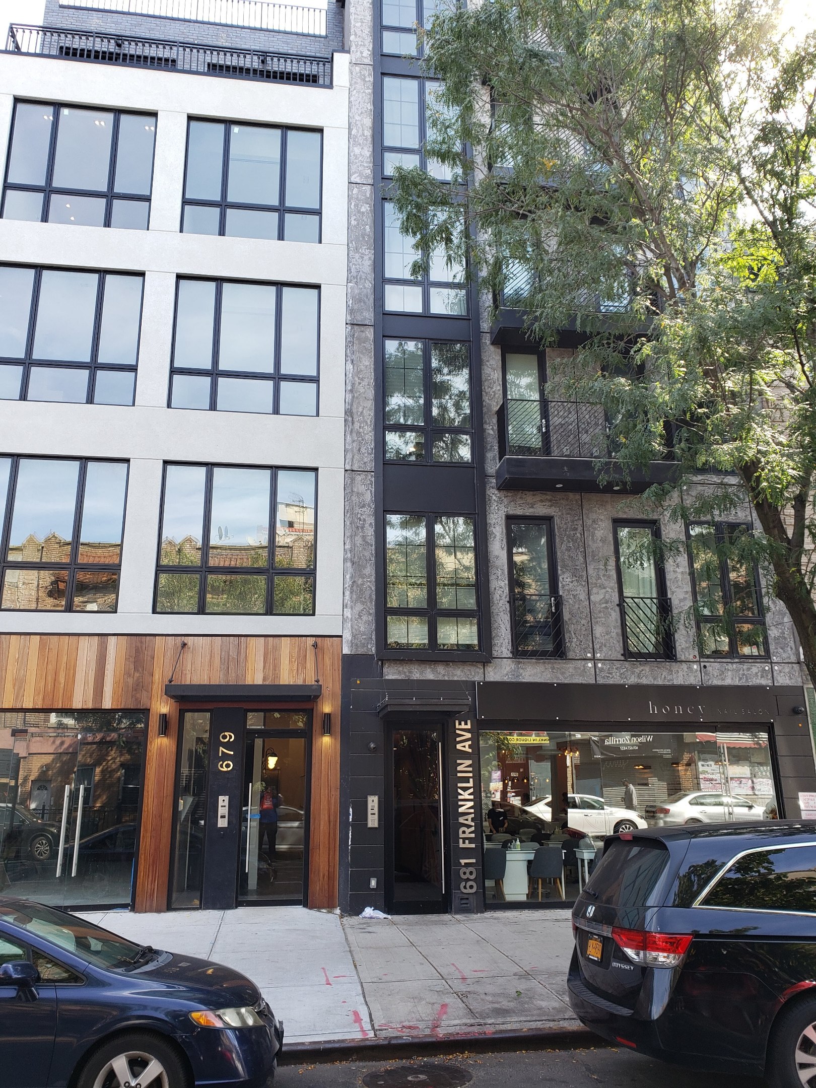 679 Franklin Avenue 202