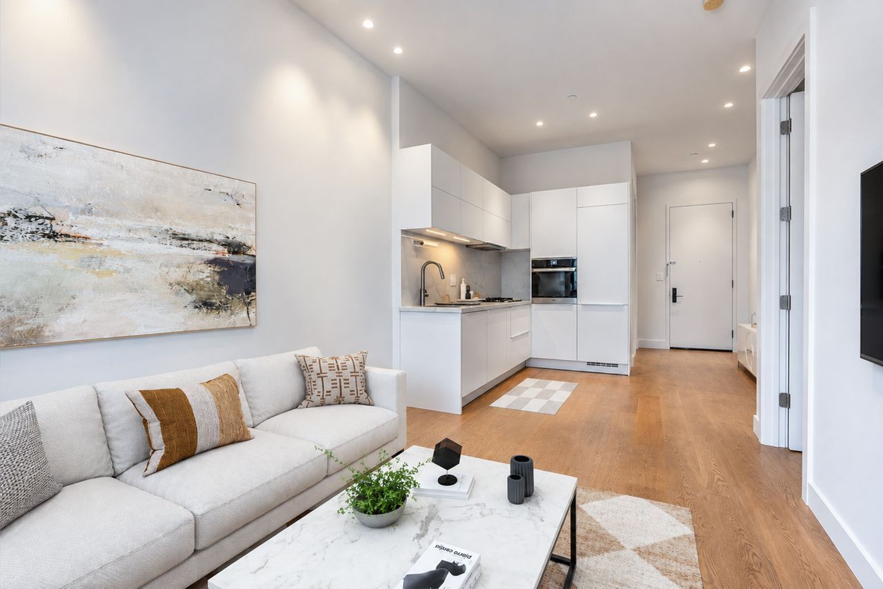 679 Franklin Avenue 202
