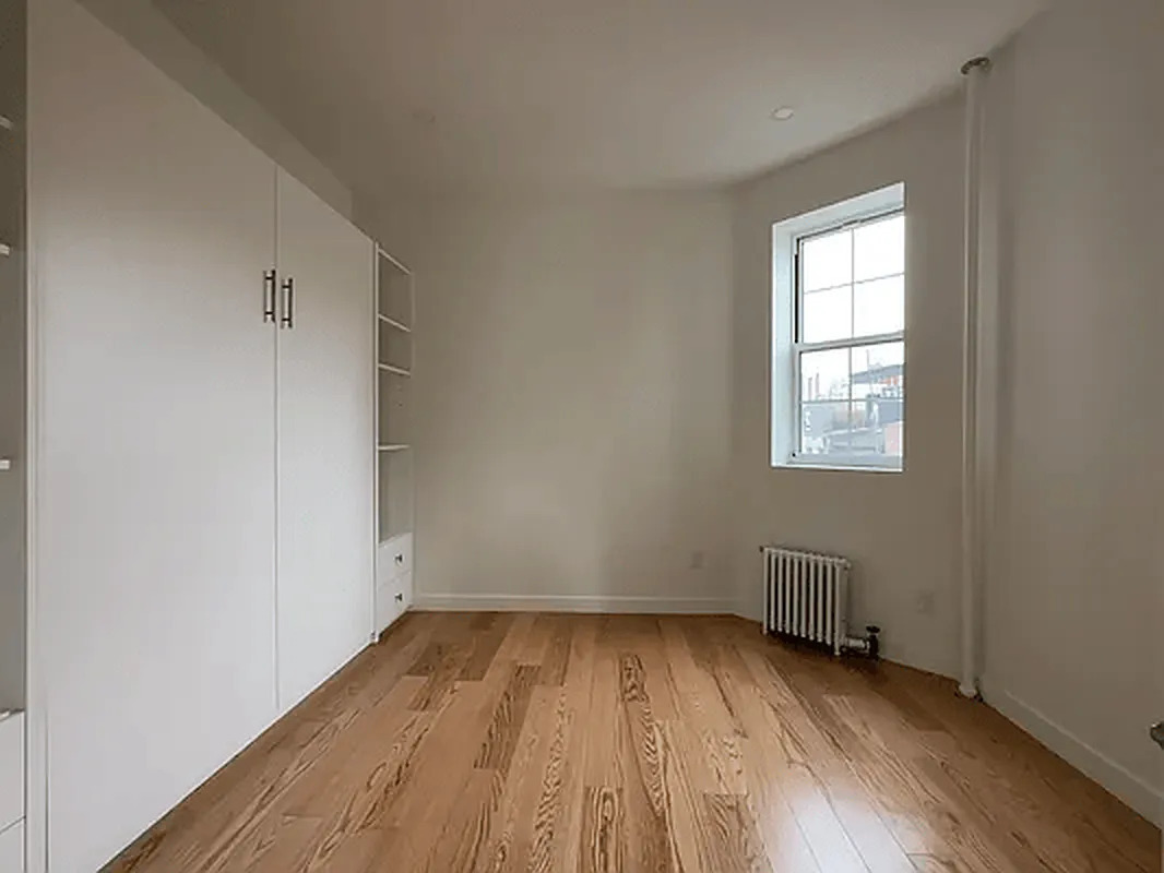 274 W 12th Street 4
