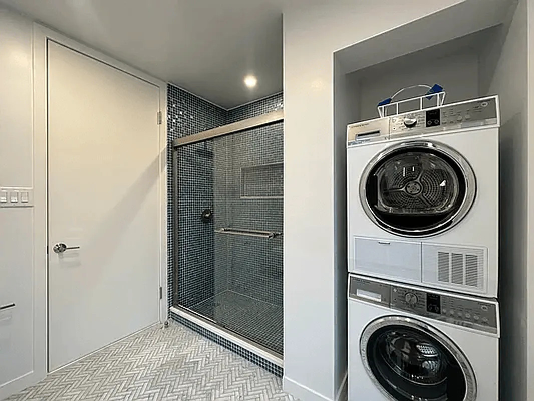 274 W 12th Street 4