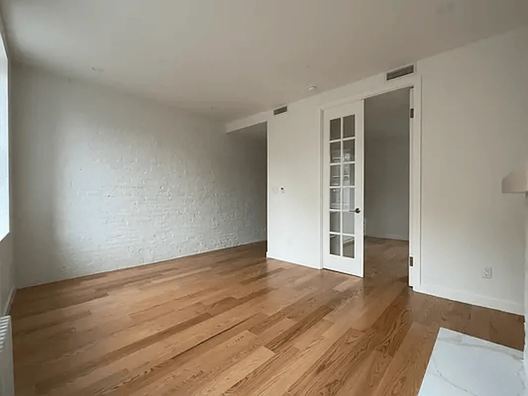 274 W 12th Street 4