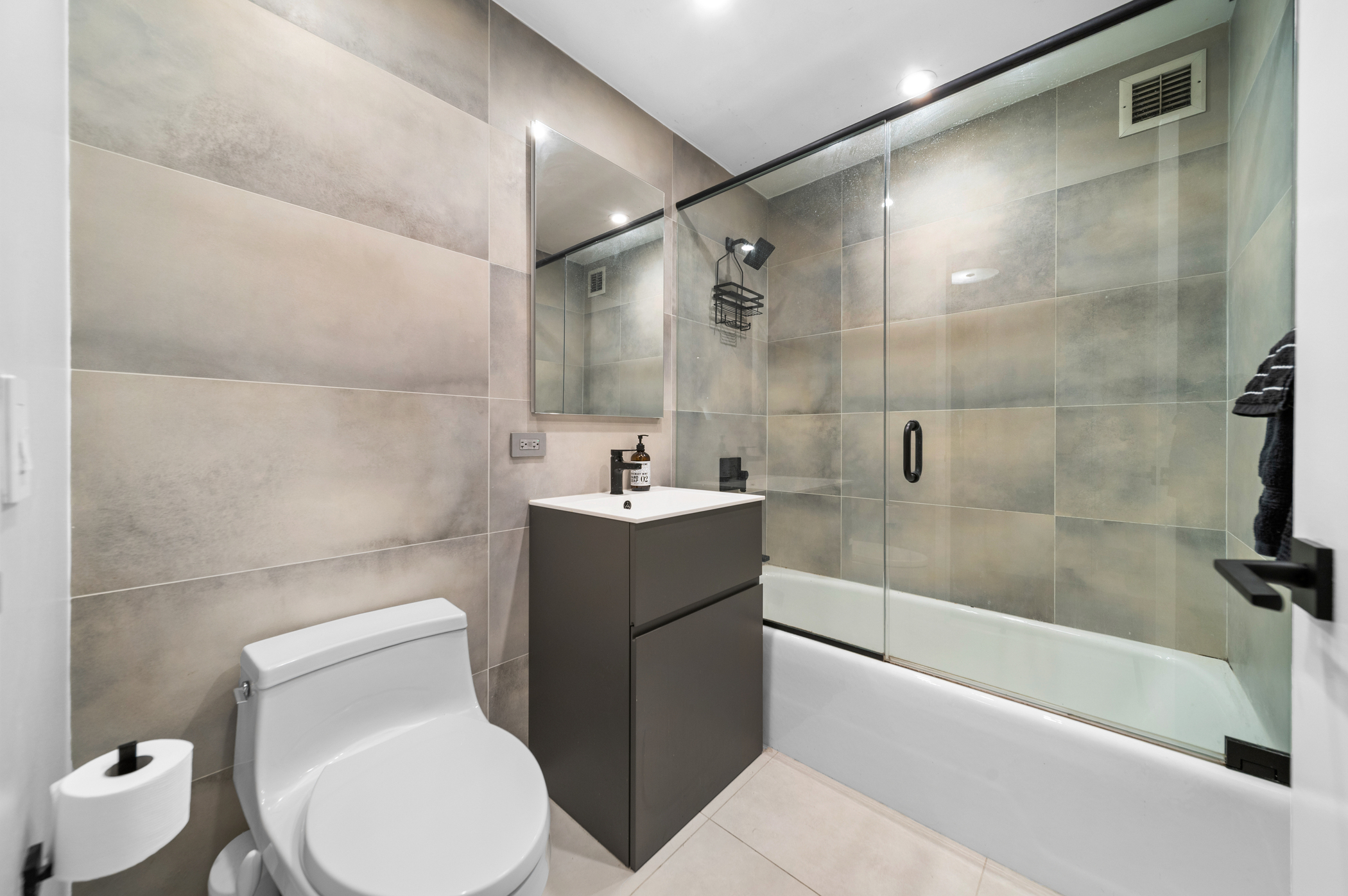 121 E 23rd Street 7D