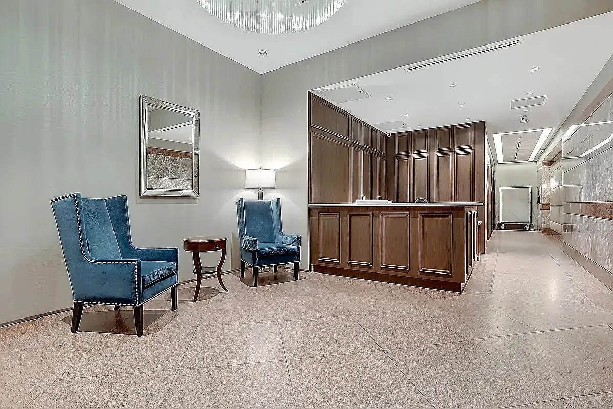 56 Pine Street 8A