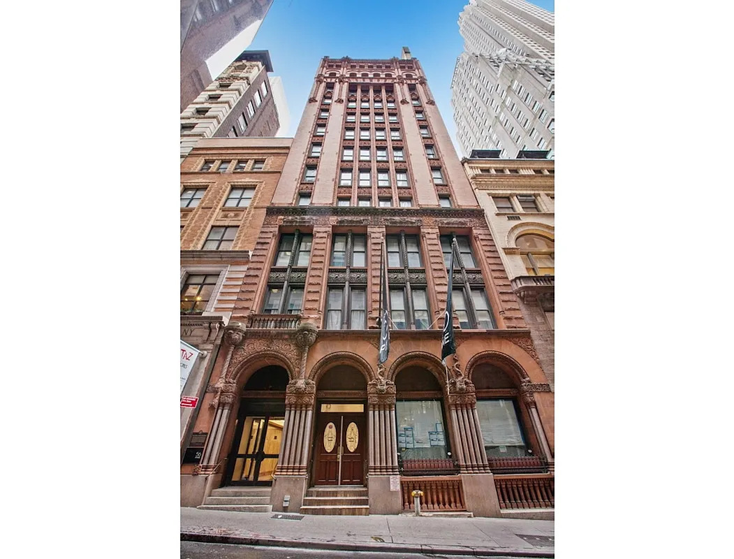 56 Pine Street 8A