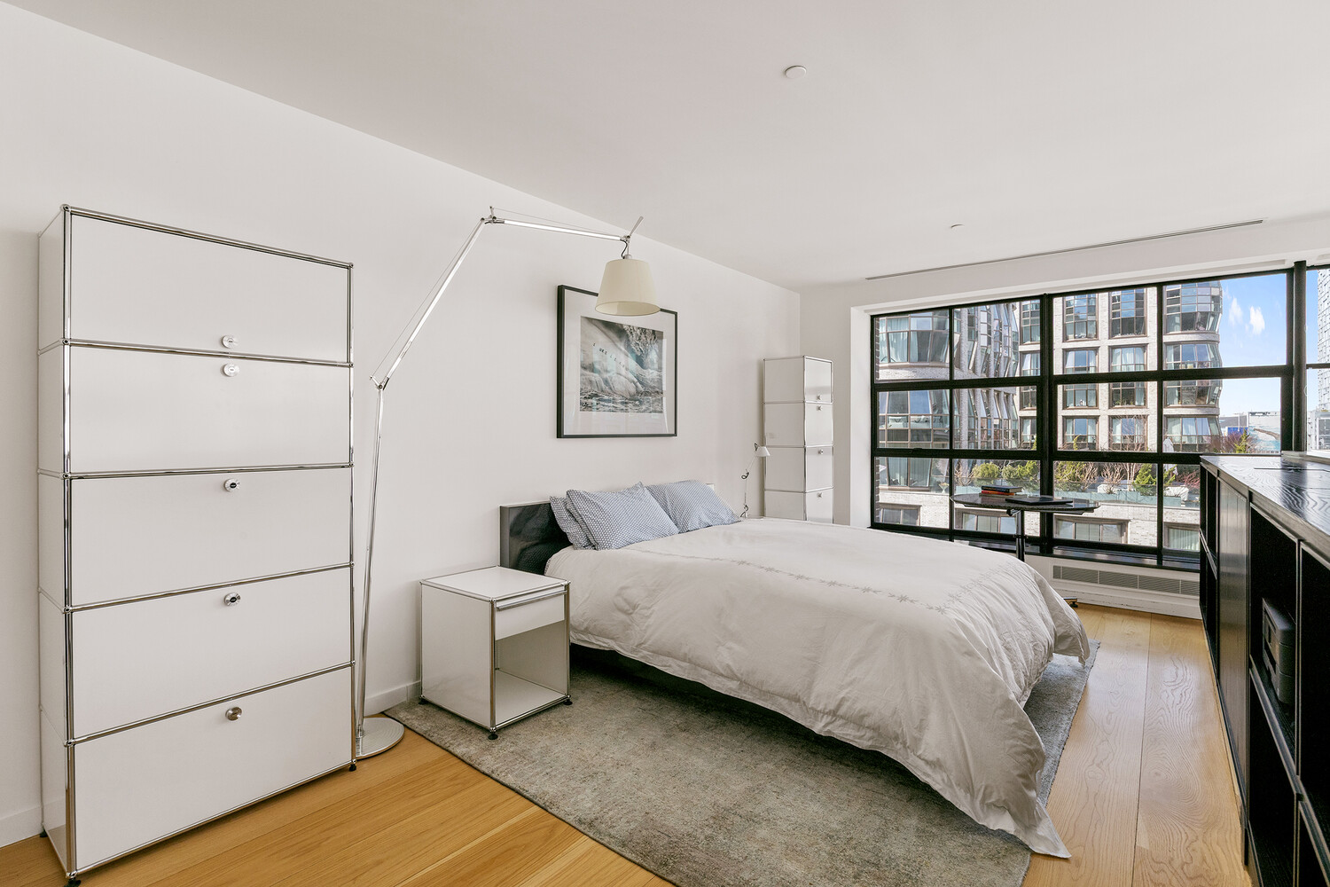 456 W 19TH Street 4/5D