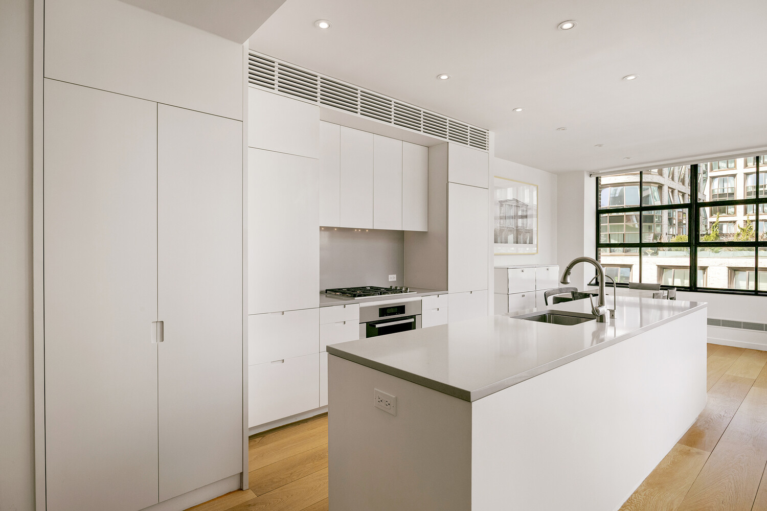 456 W 19TH Street 4/5D