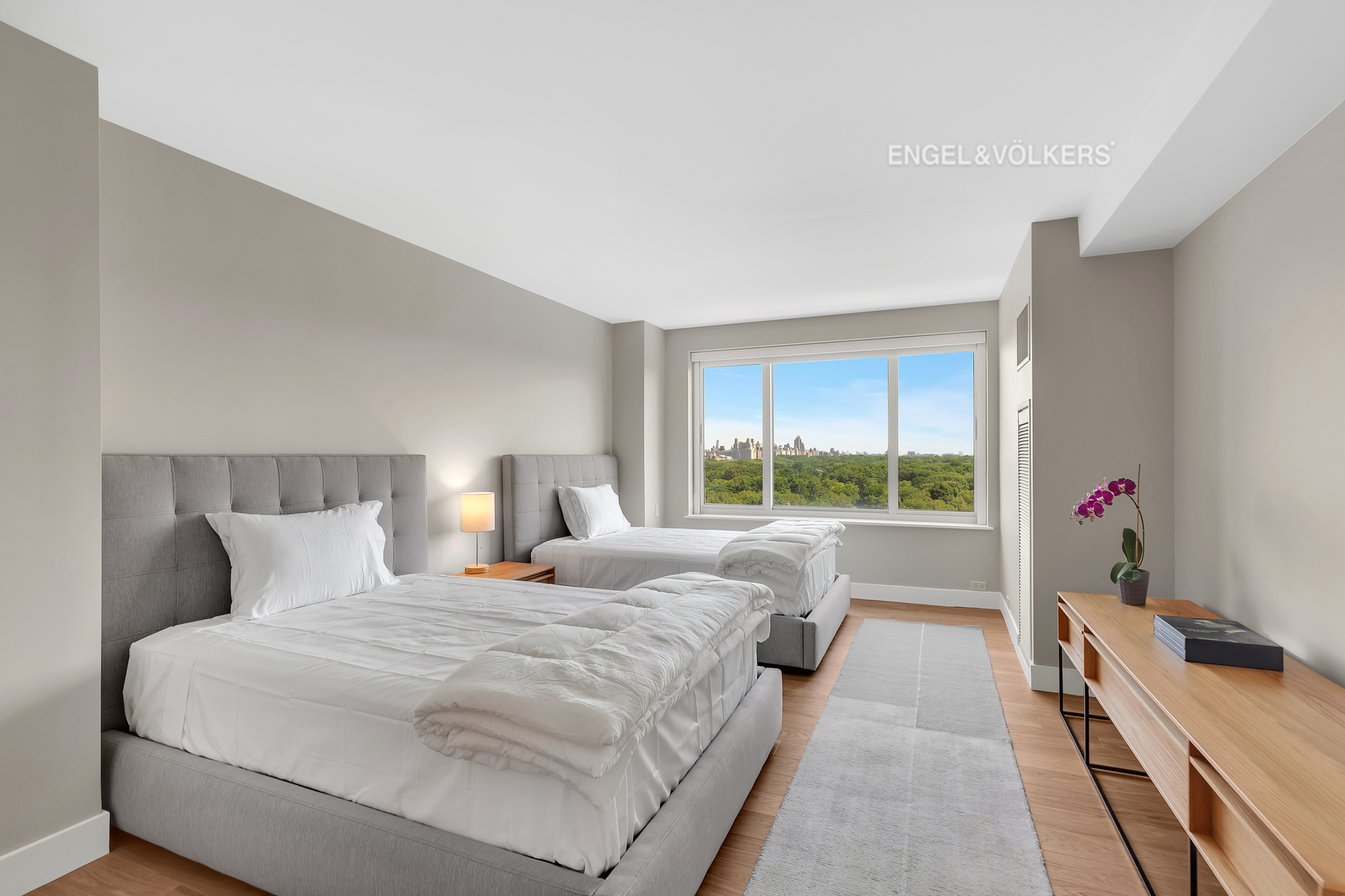 106 Central Park S 16A