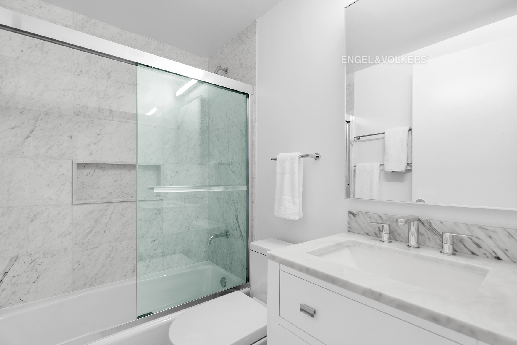 106 Central Park S 16A