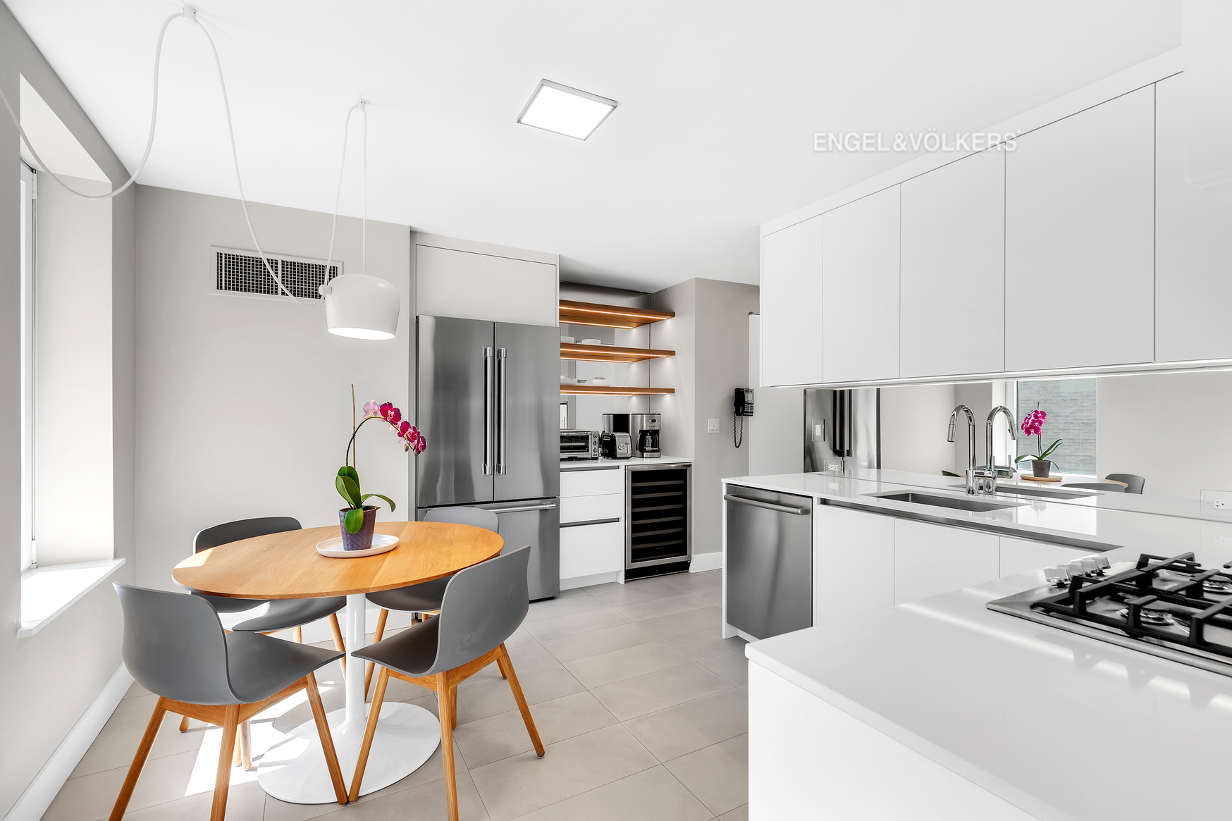 106 Central Park S 16A