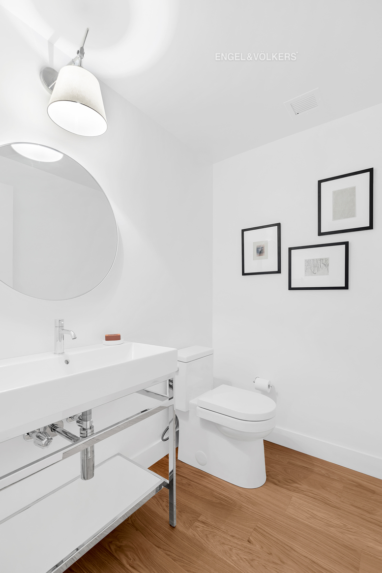 106 Central Park S 16A