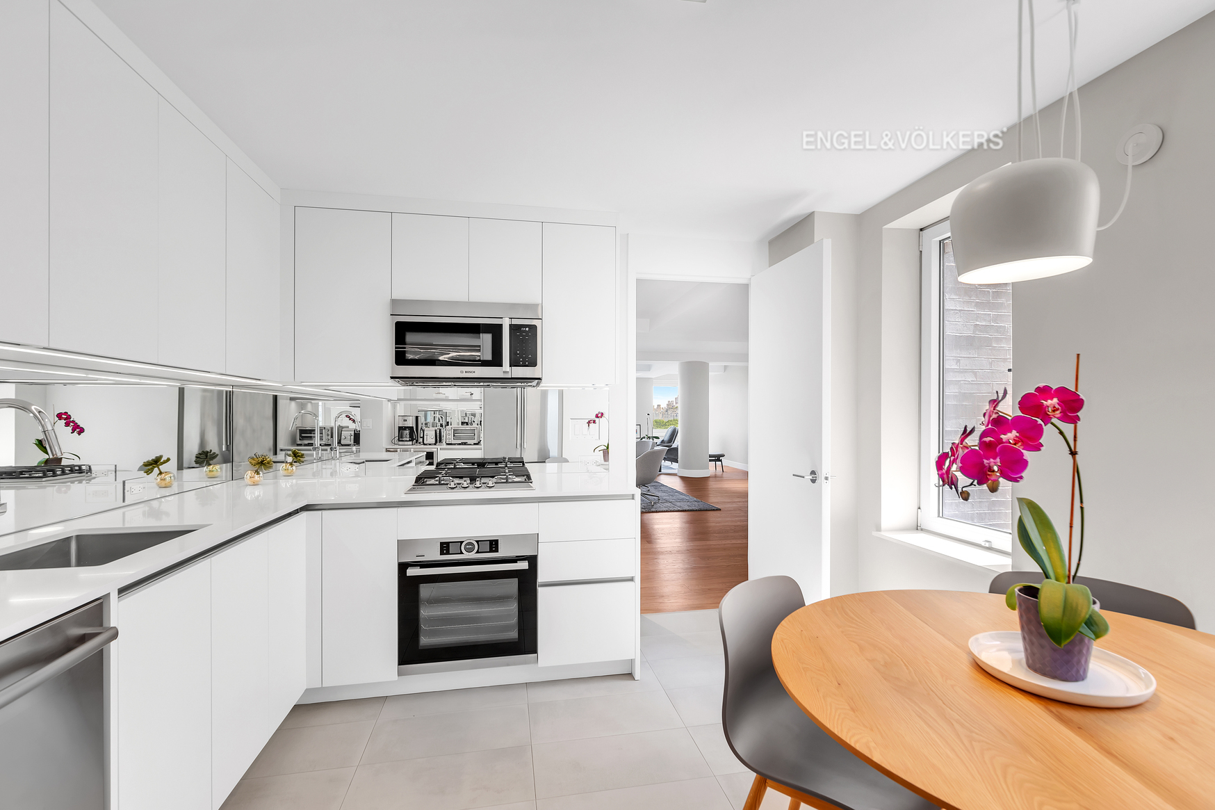 106 Central Park S 16A