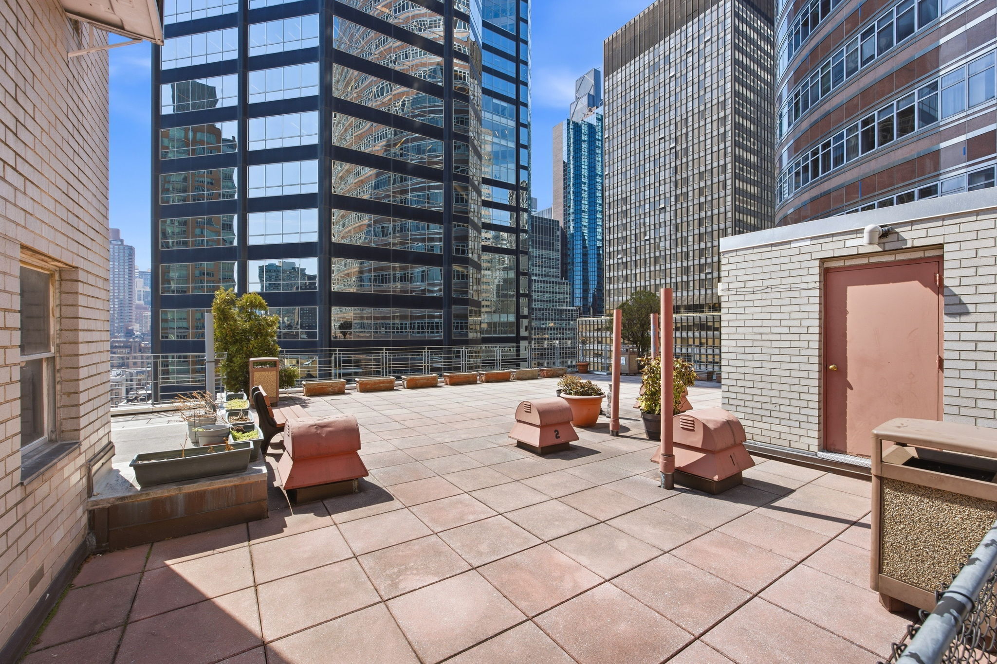 211 E 53rd Street 4K