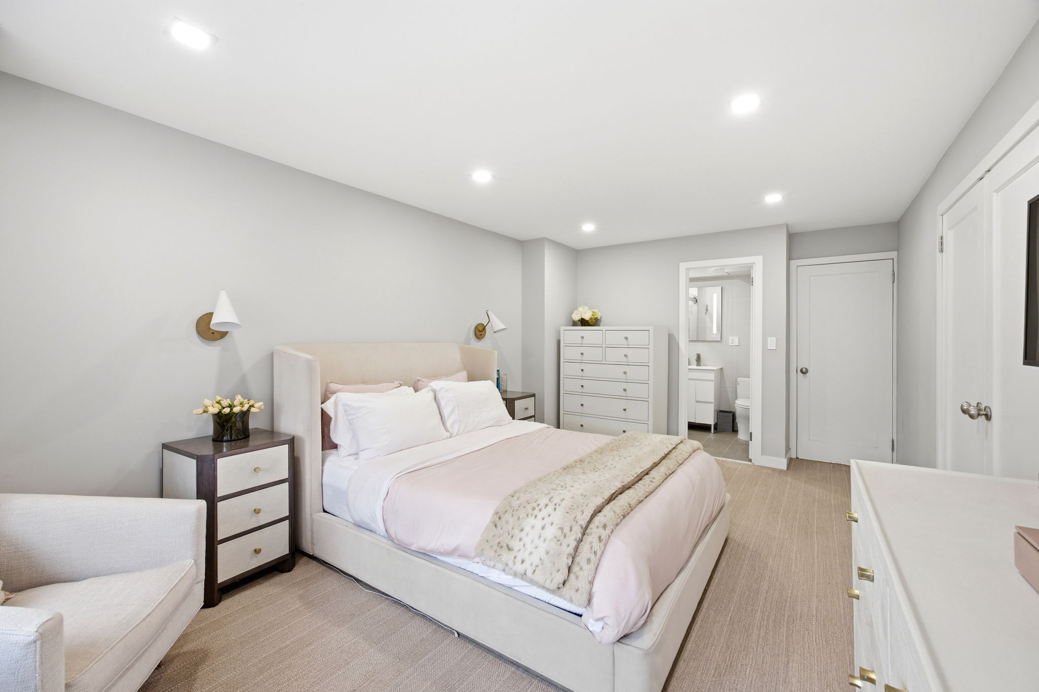 211 E 53rd Street 4K