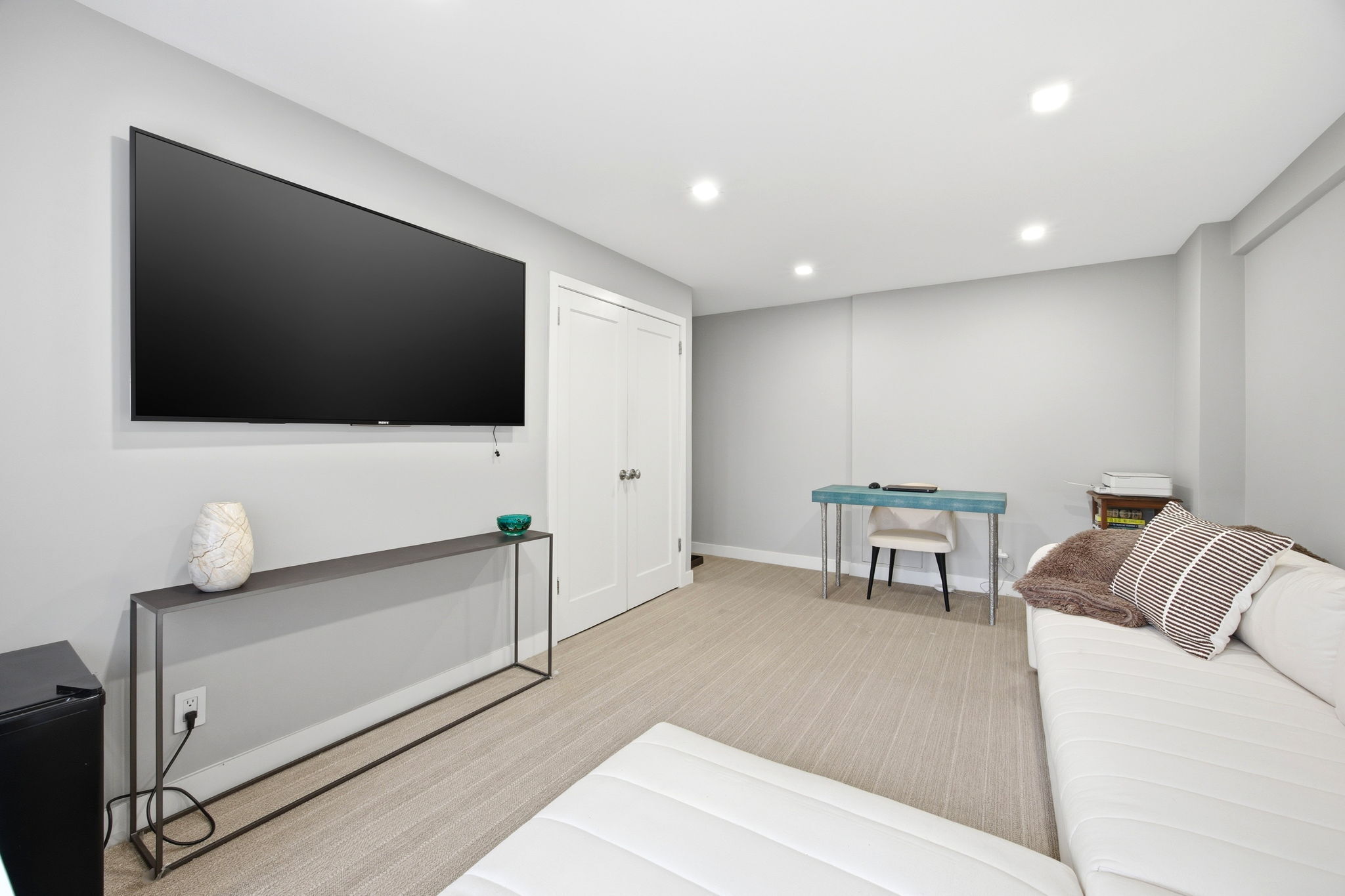 211 E 53rd Street 4K