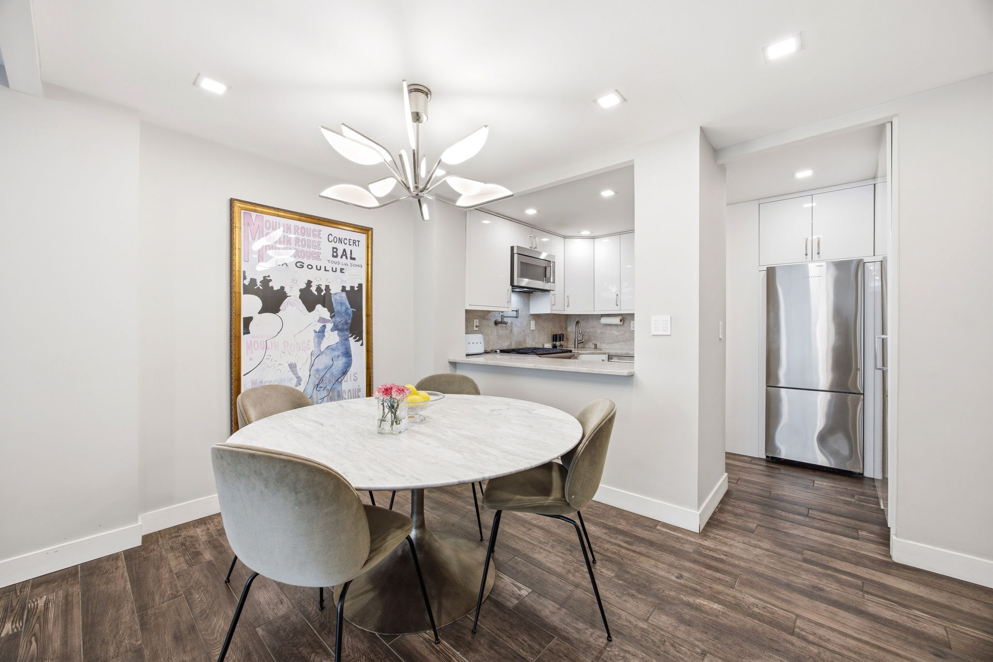 211 E 53rd Street 4K