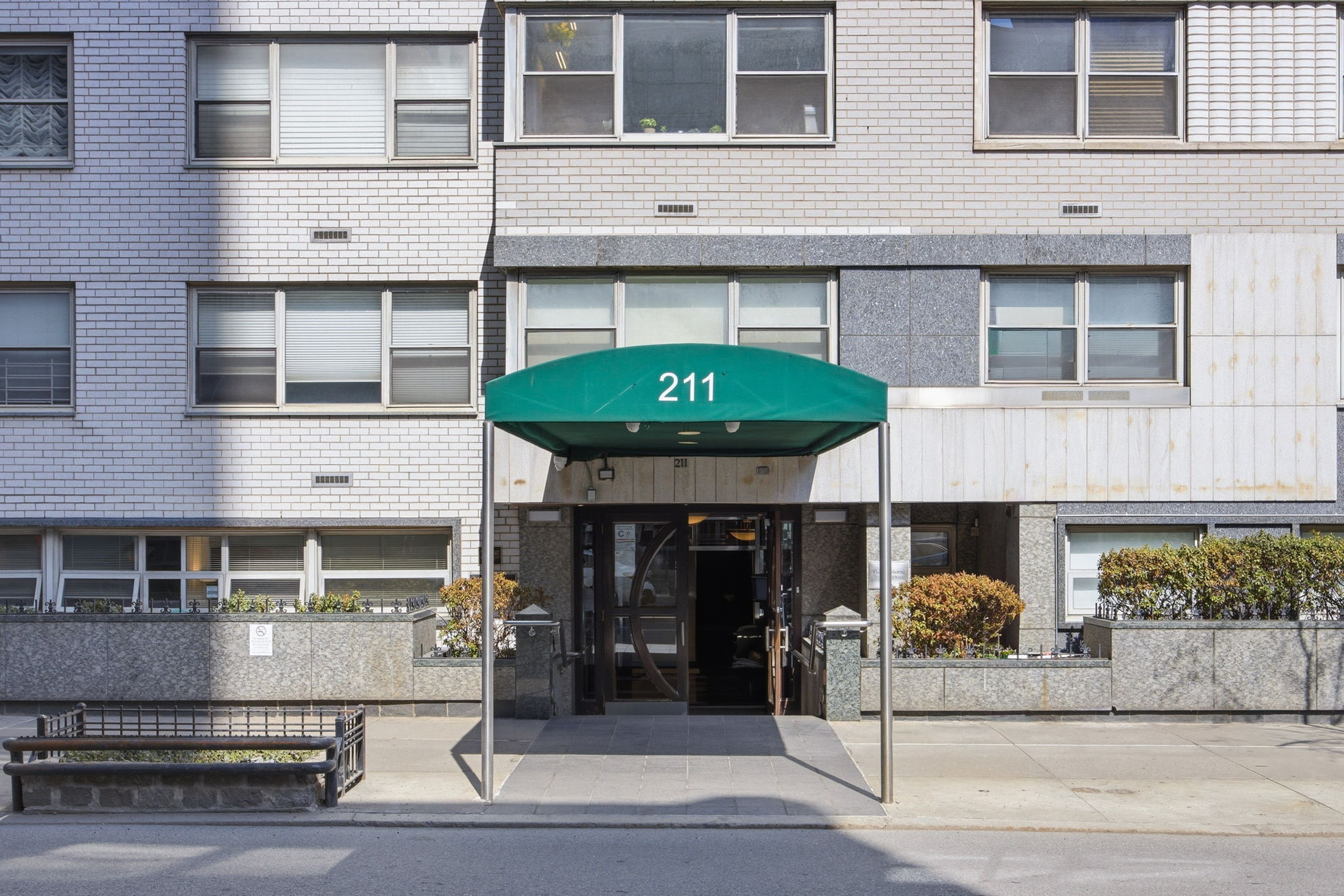 211 E 53rd Street 4K