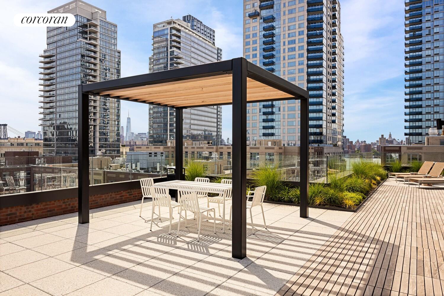 127 KENT Avenue PH1A