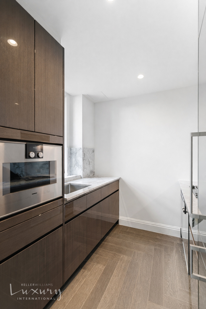 303 Park Avenue 2601