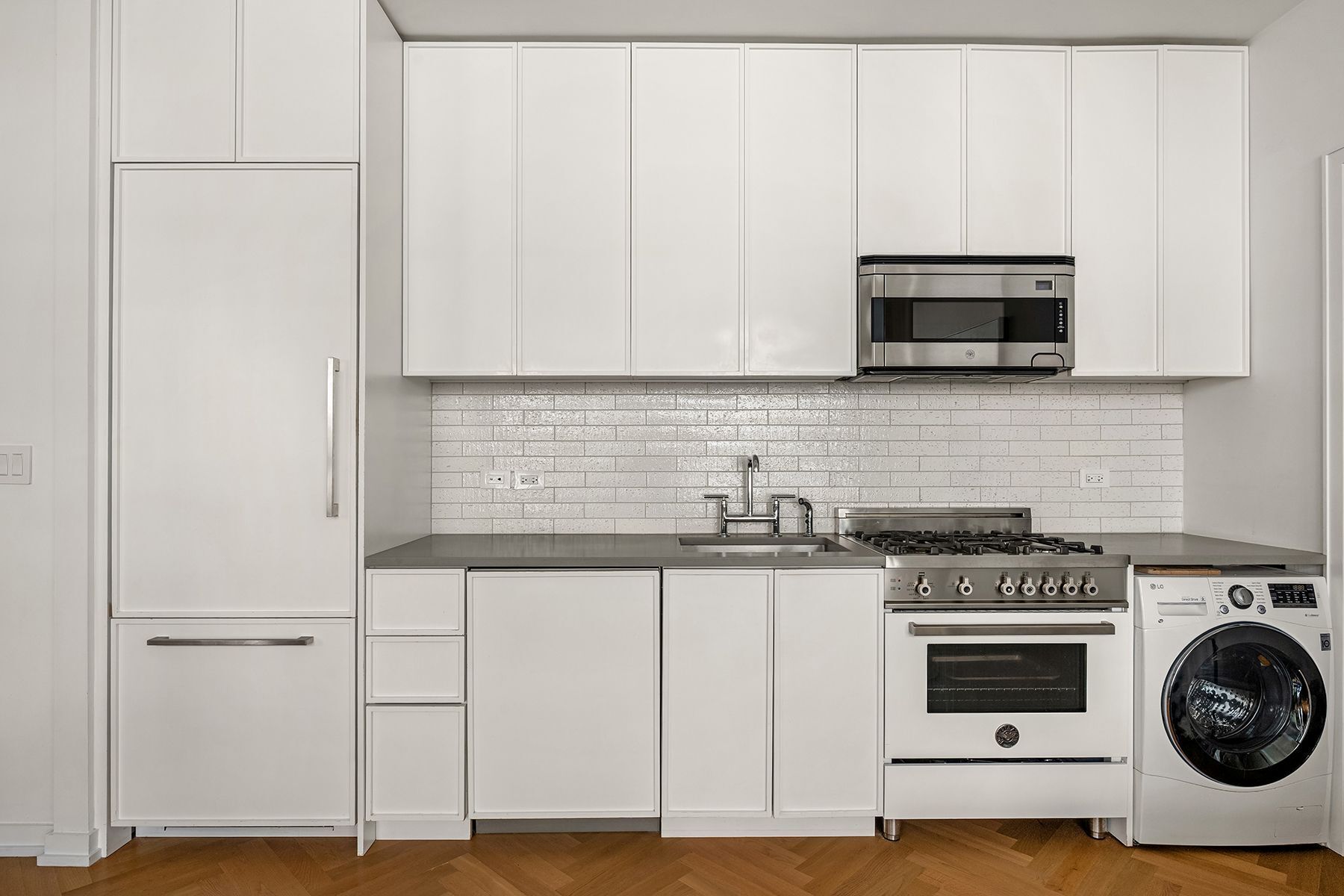 184 Kent Avenue B506