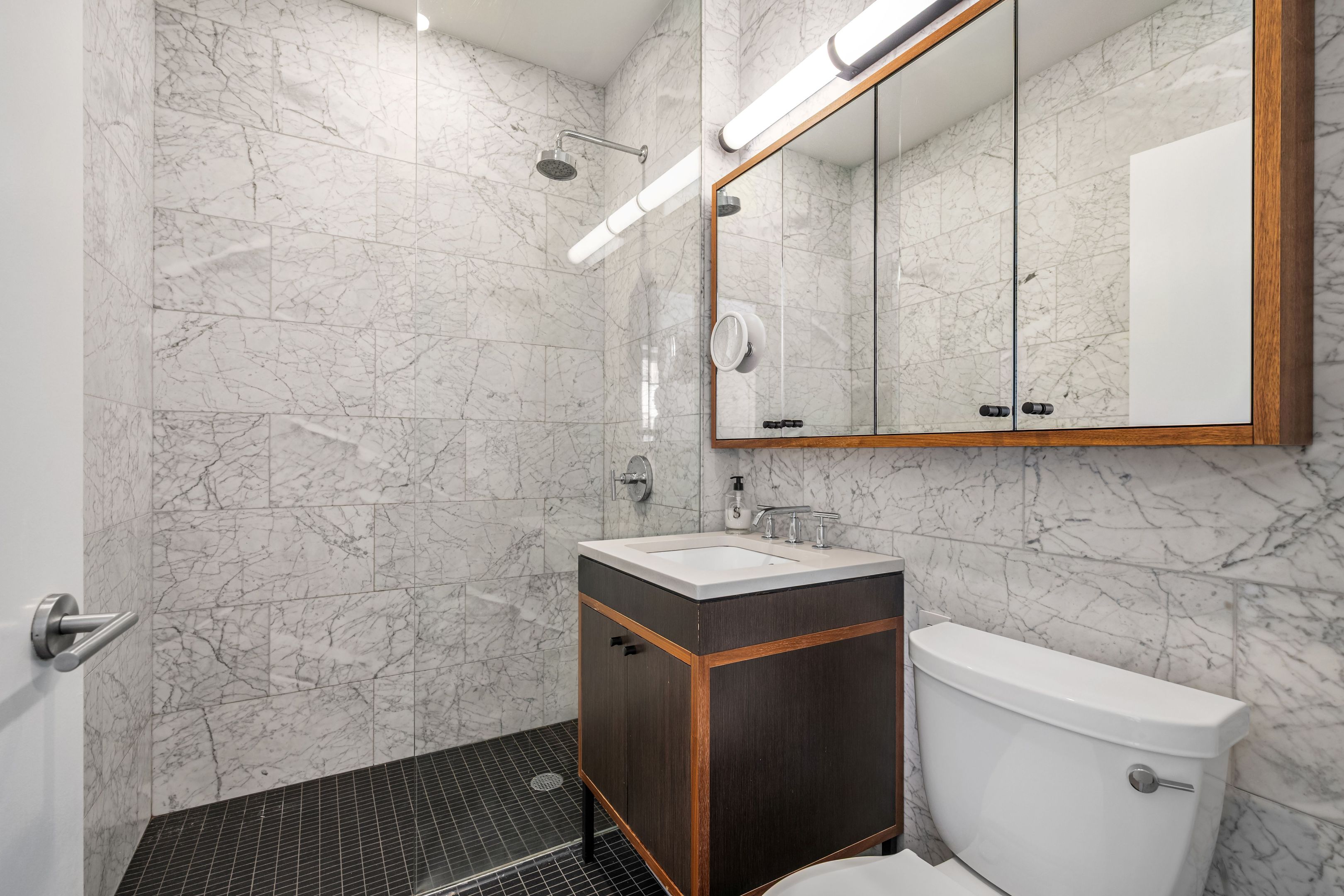 184 Kent Avenue B506