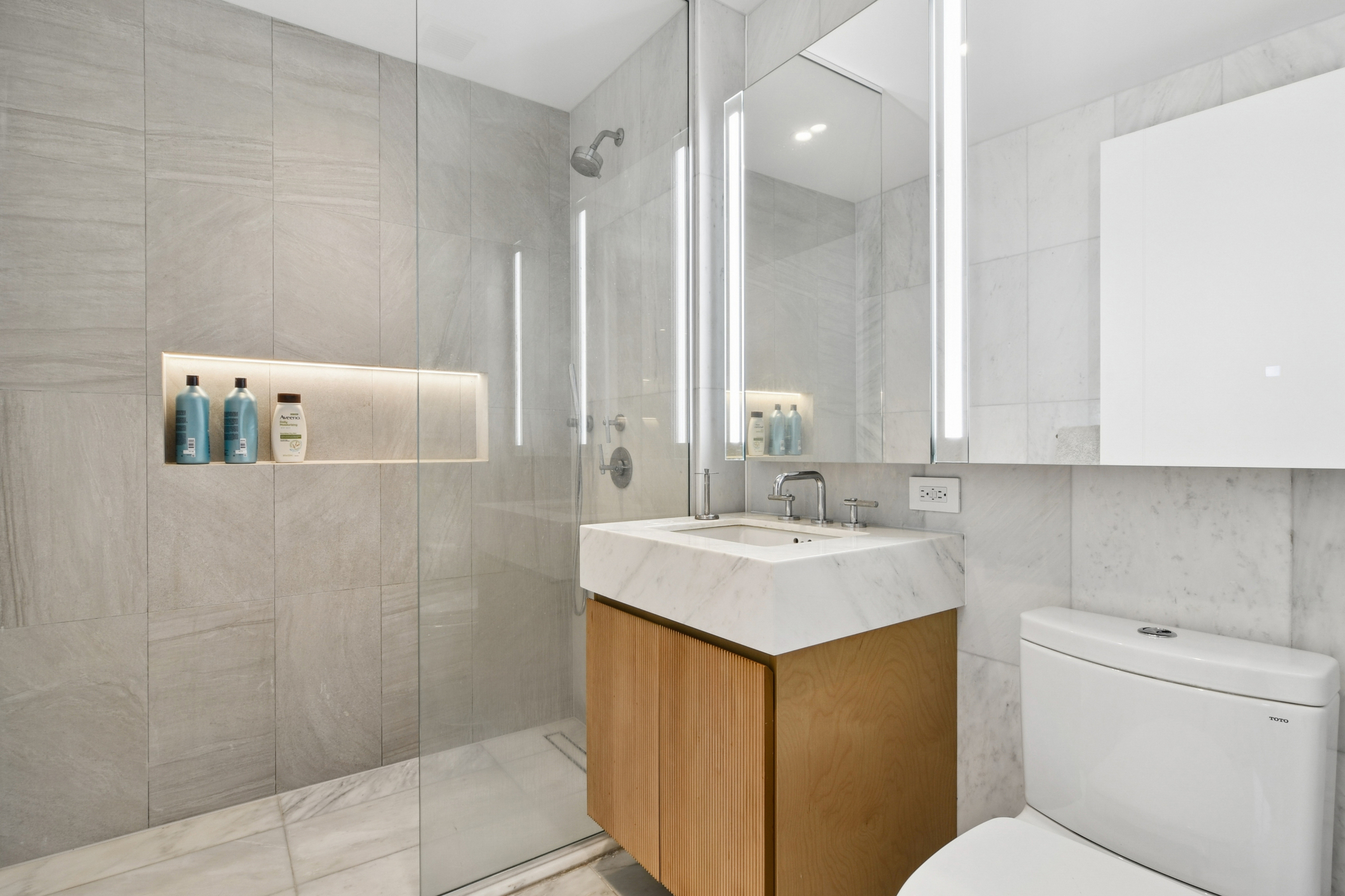 300 W 30th Street 4B