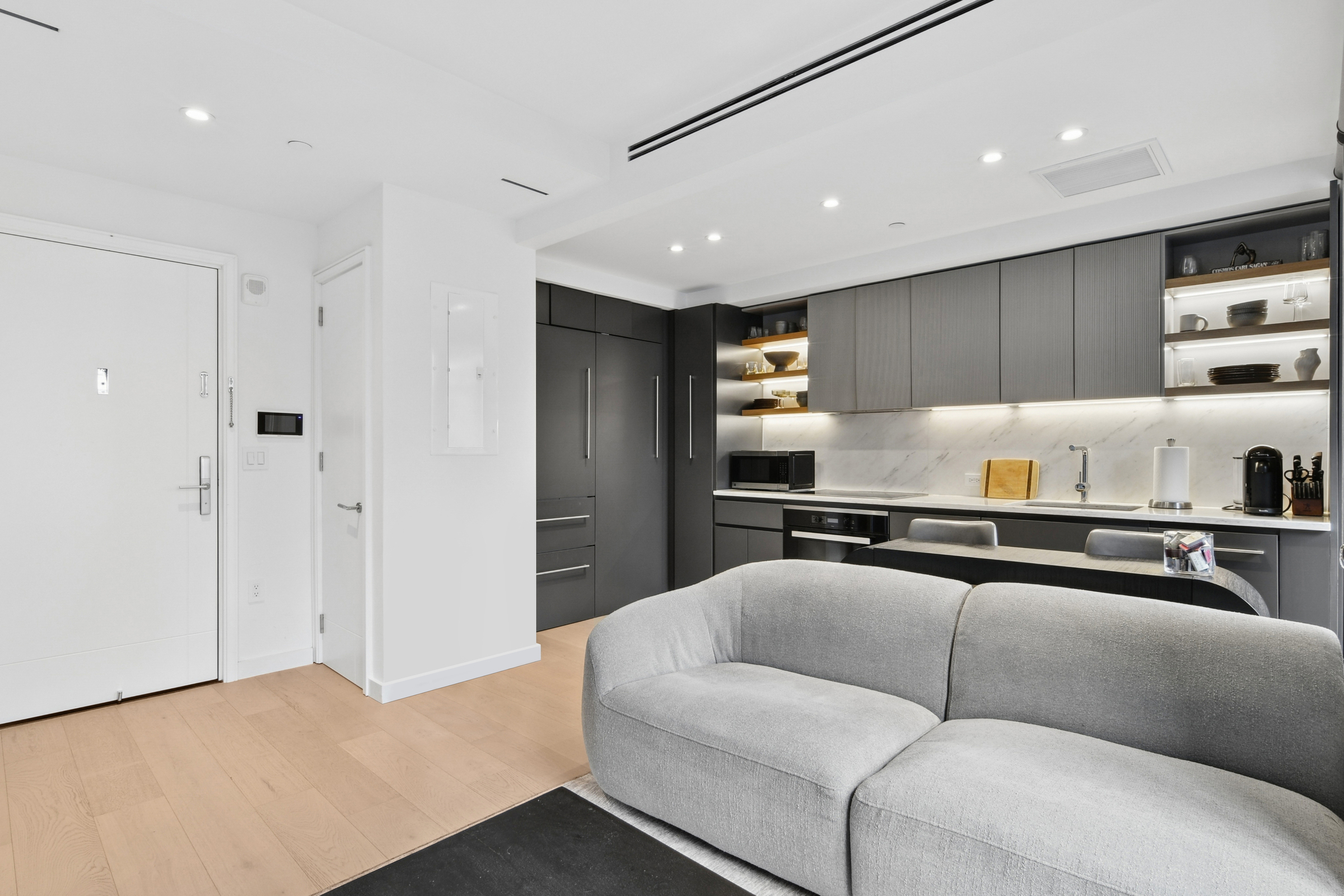 300 W 30th Street 4B