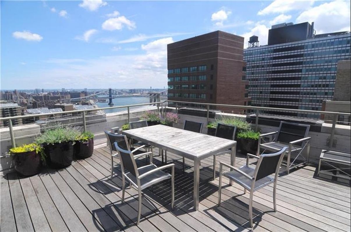 99 John Street 2304