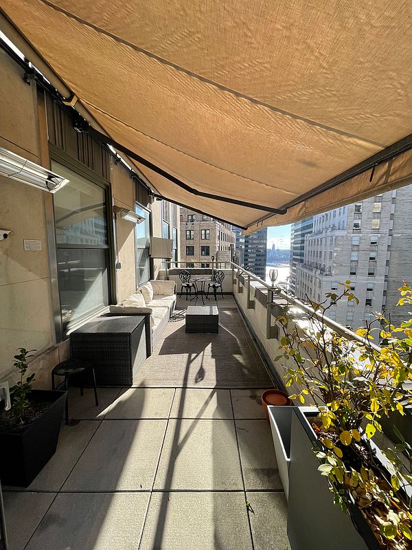 99 John Street 2304