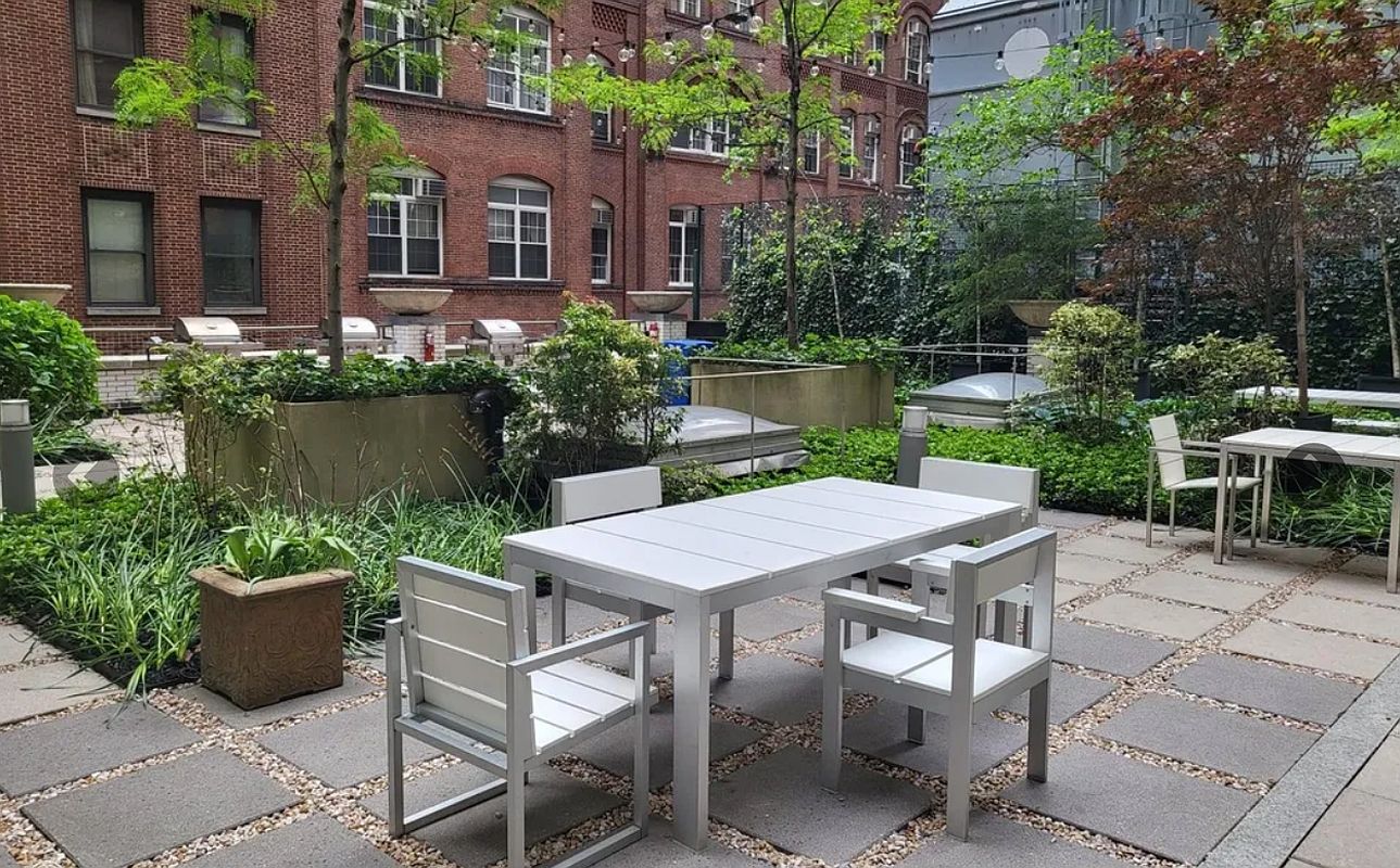 99 John Street 2304
