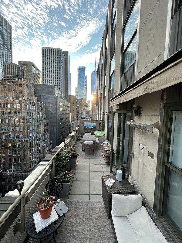 99 John Street 2304