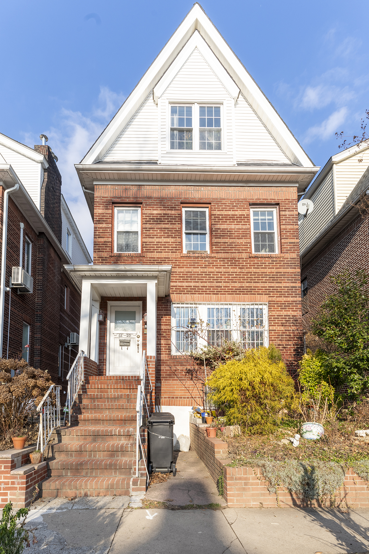 68-23 Exeter Street 2