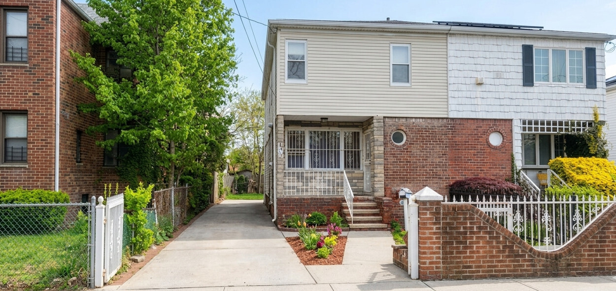 1341 E 89th Street