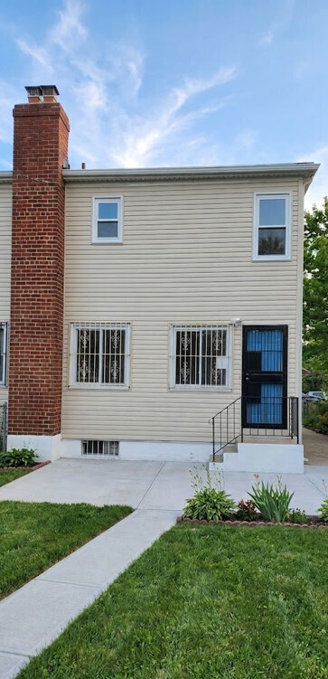 1341 E 89th Street
