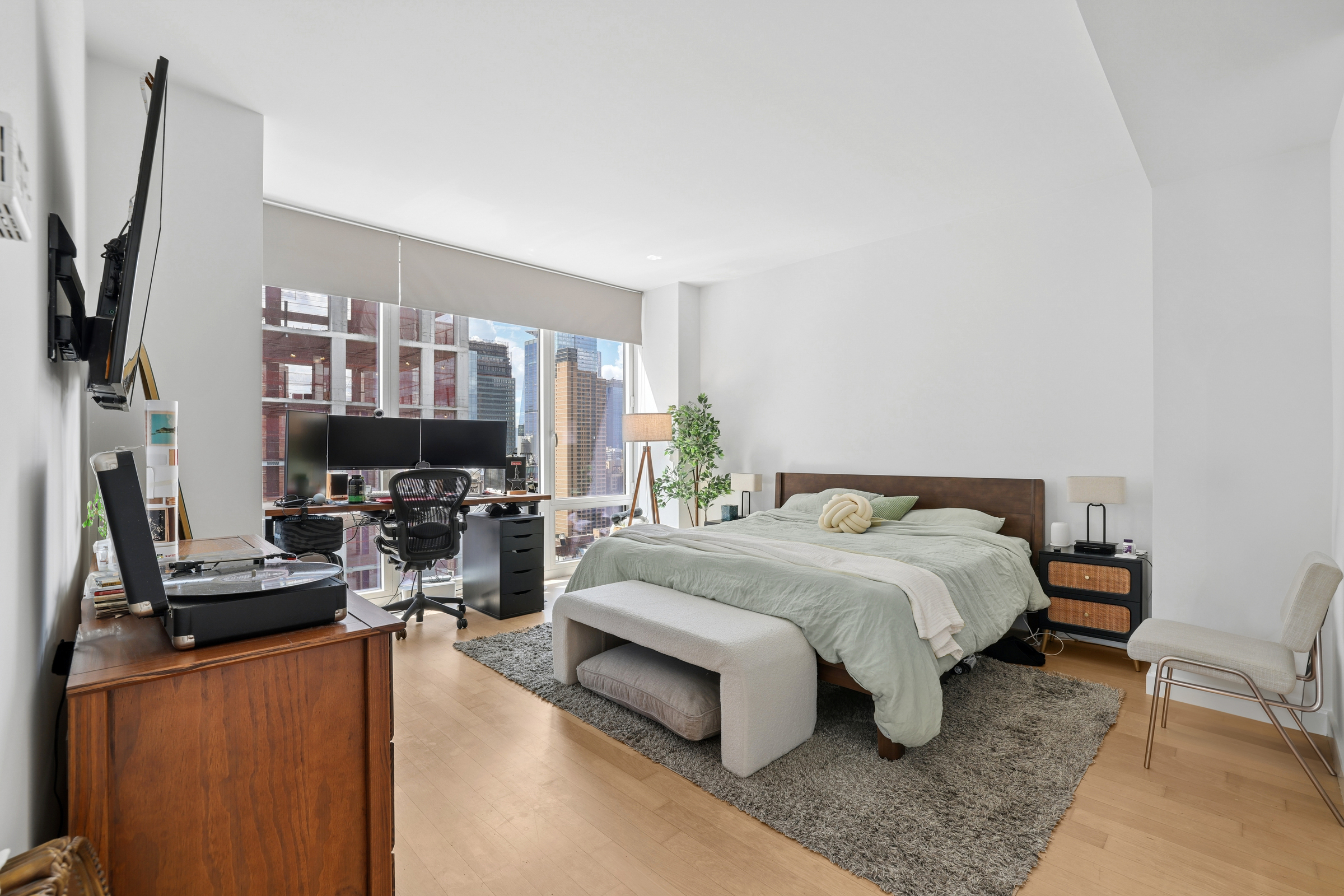 247 W 46th Street 2204