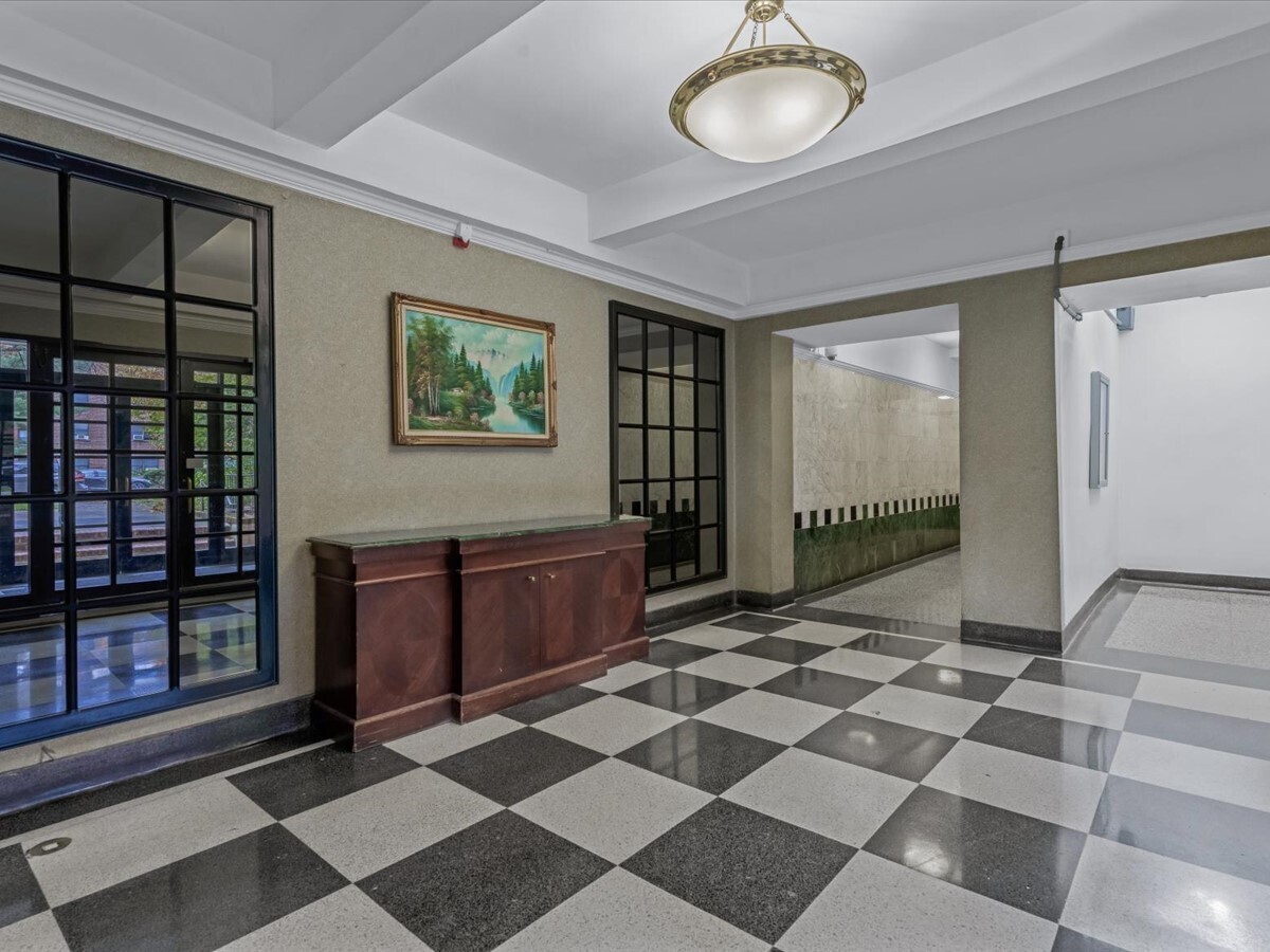 26-25 Union Street 6A