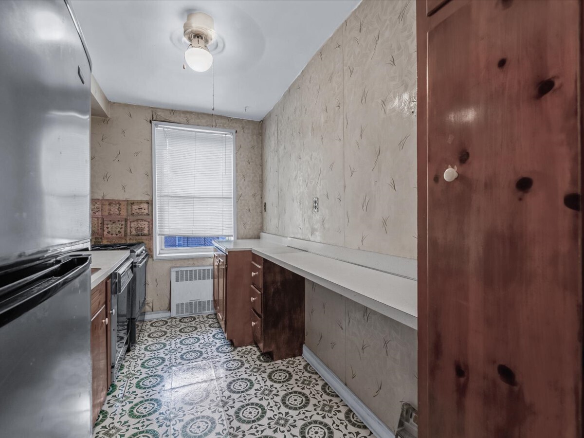 26-25 Union Street 6A