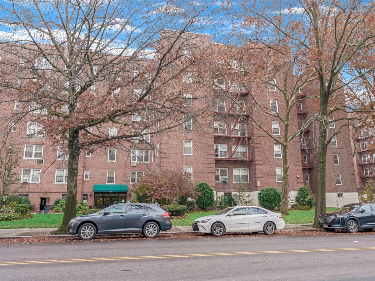 26-25 Union Street 6A