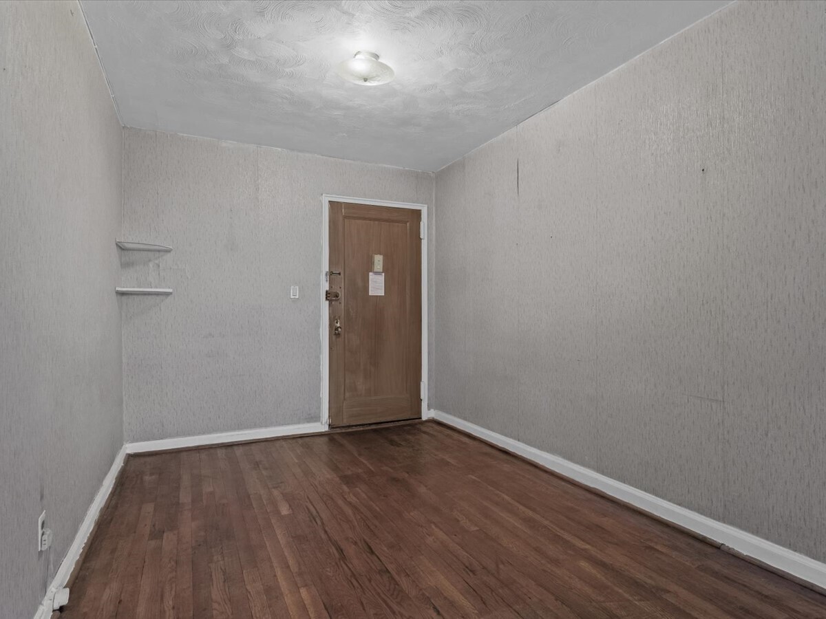 26-25 Union Street 6A