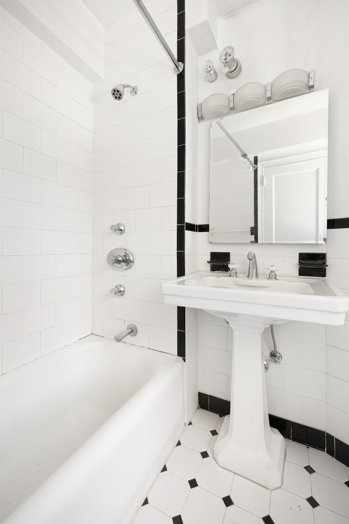 424 E 52nd Street 12A