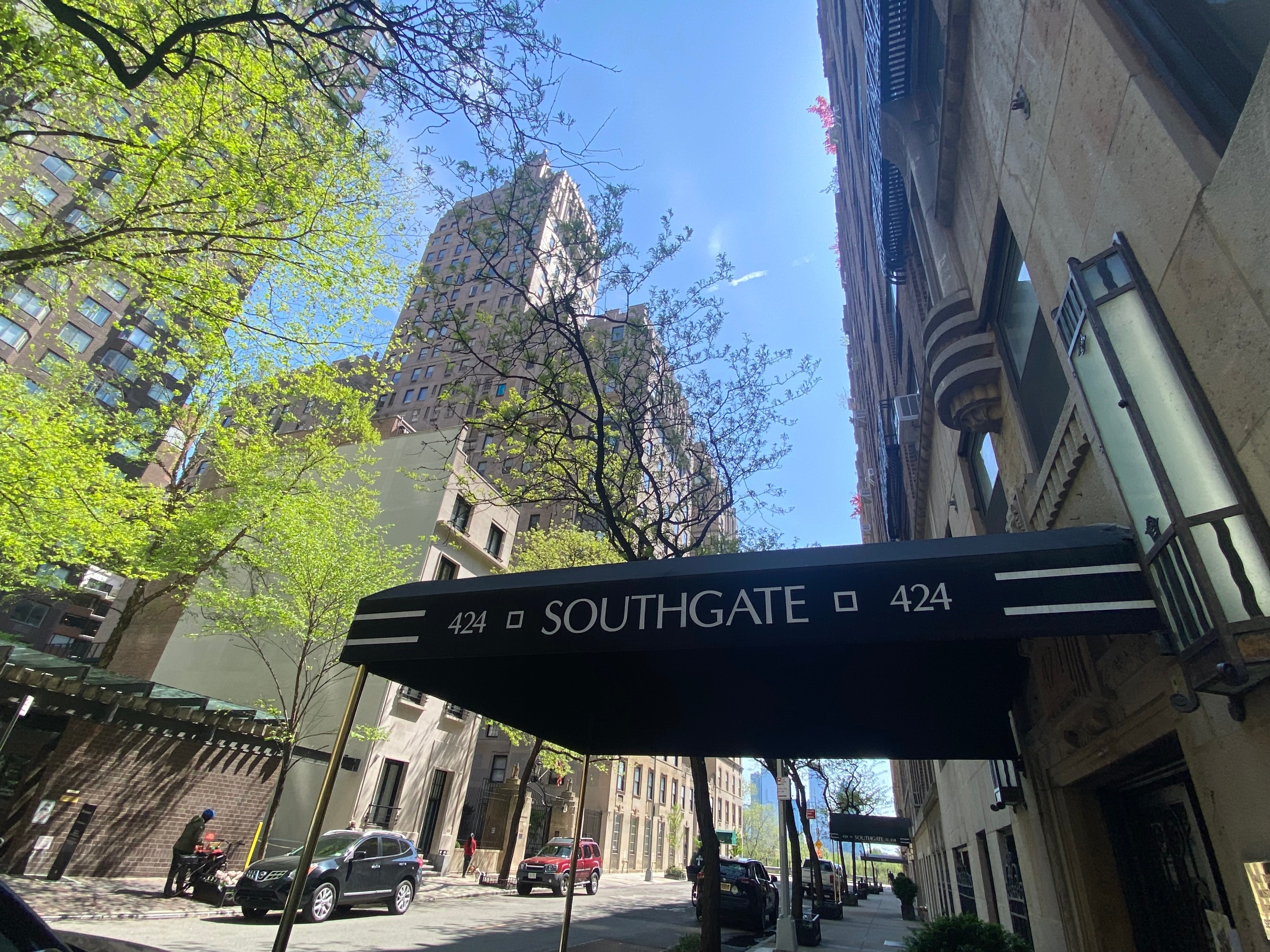 424 E 52nd Street 12A
